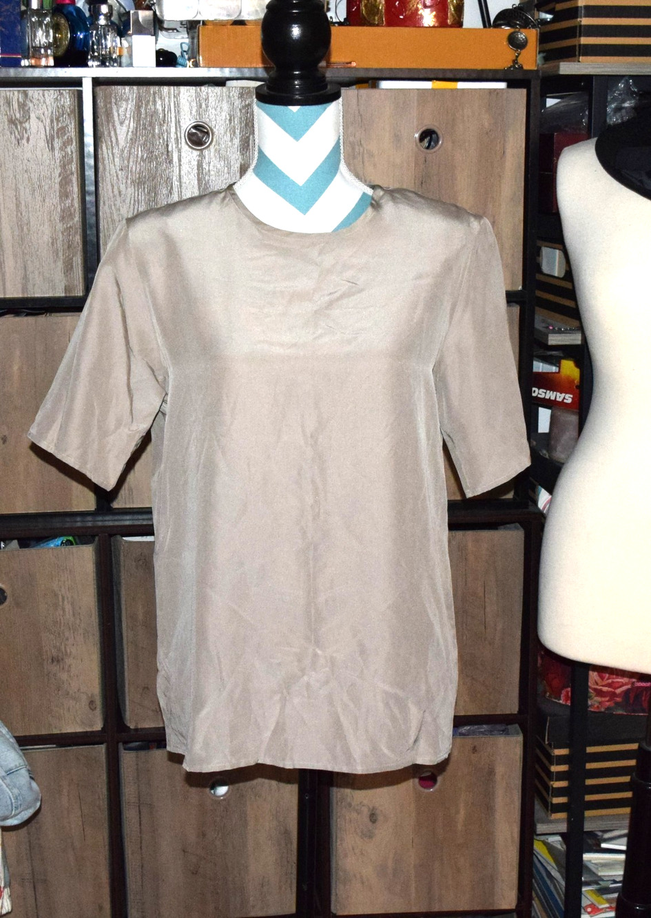 Vtg Career Essentials Beige 100% Silk Crew Neck Short Sleeve Blouse Top Size S